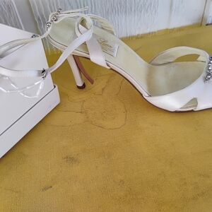 Elegant White Heels with Rhinestone Detail